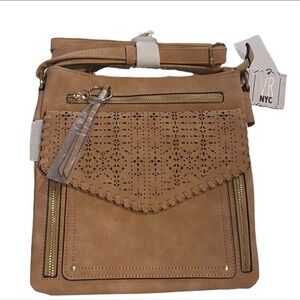 𝅺Tan Bag With Strap NEW With Tags!